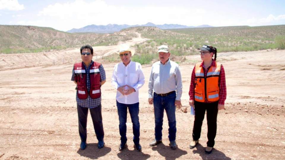 Cumple Gobernador Durazo a habitantes de la sierra; supervisa avances de carretera Bavispe-Nuevo Casas Grandes